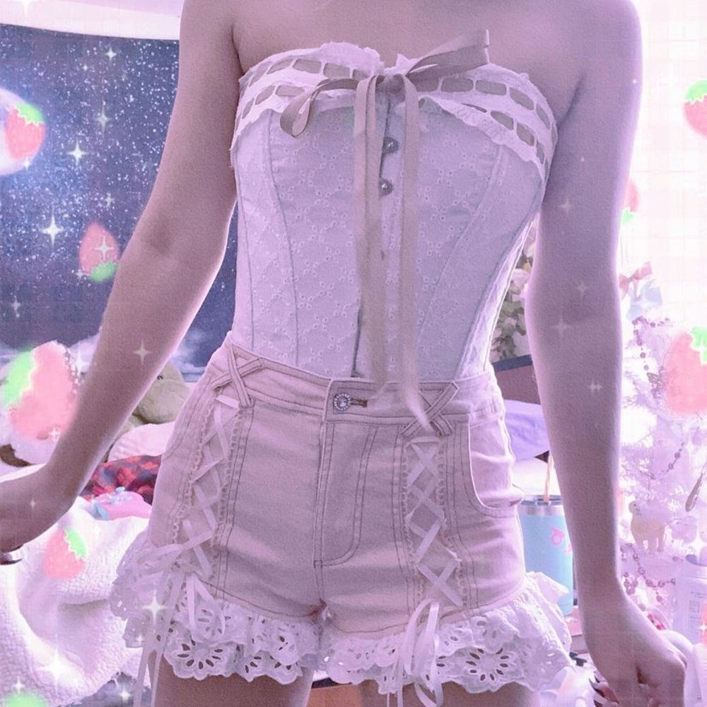 Corset story white lace corset